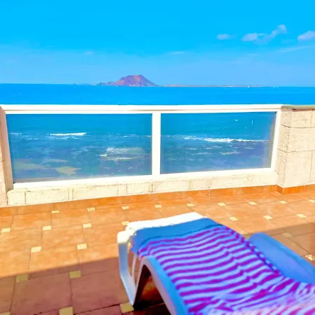Atico Con Vistas Unicas Lobos Y Lanzarote